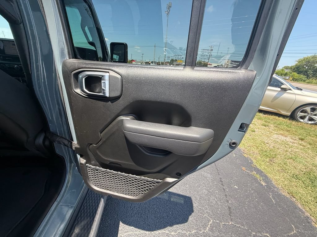 Used 2024 Jeep Gladiator Mojave w/ Convenience Group AWD/4WD image 21