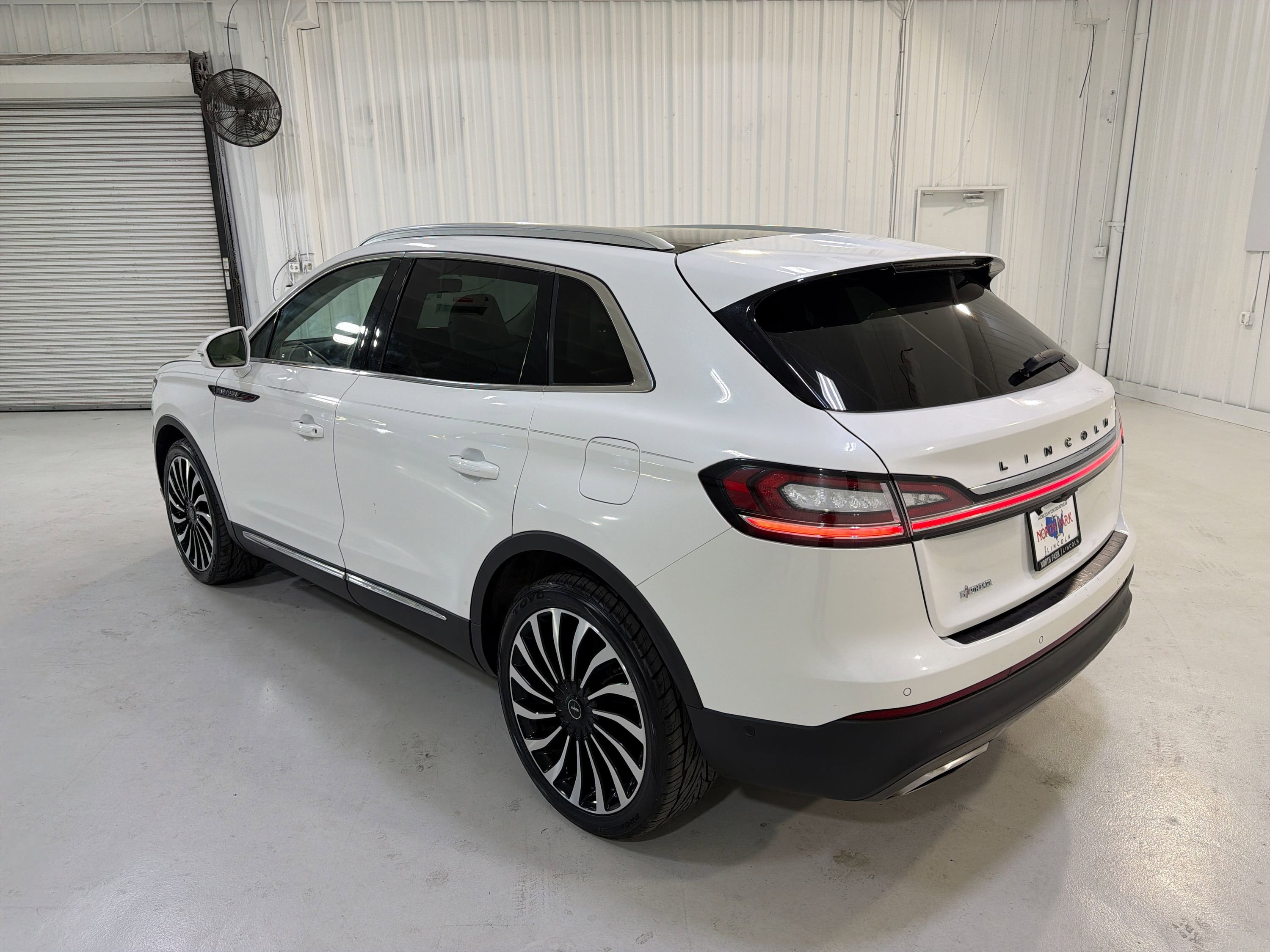 Used 2022 Lincoln Nautilus Black Label AWD/4WD image 26