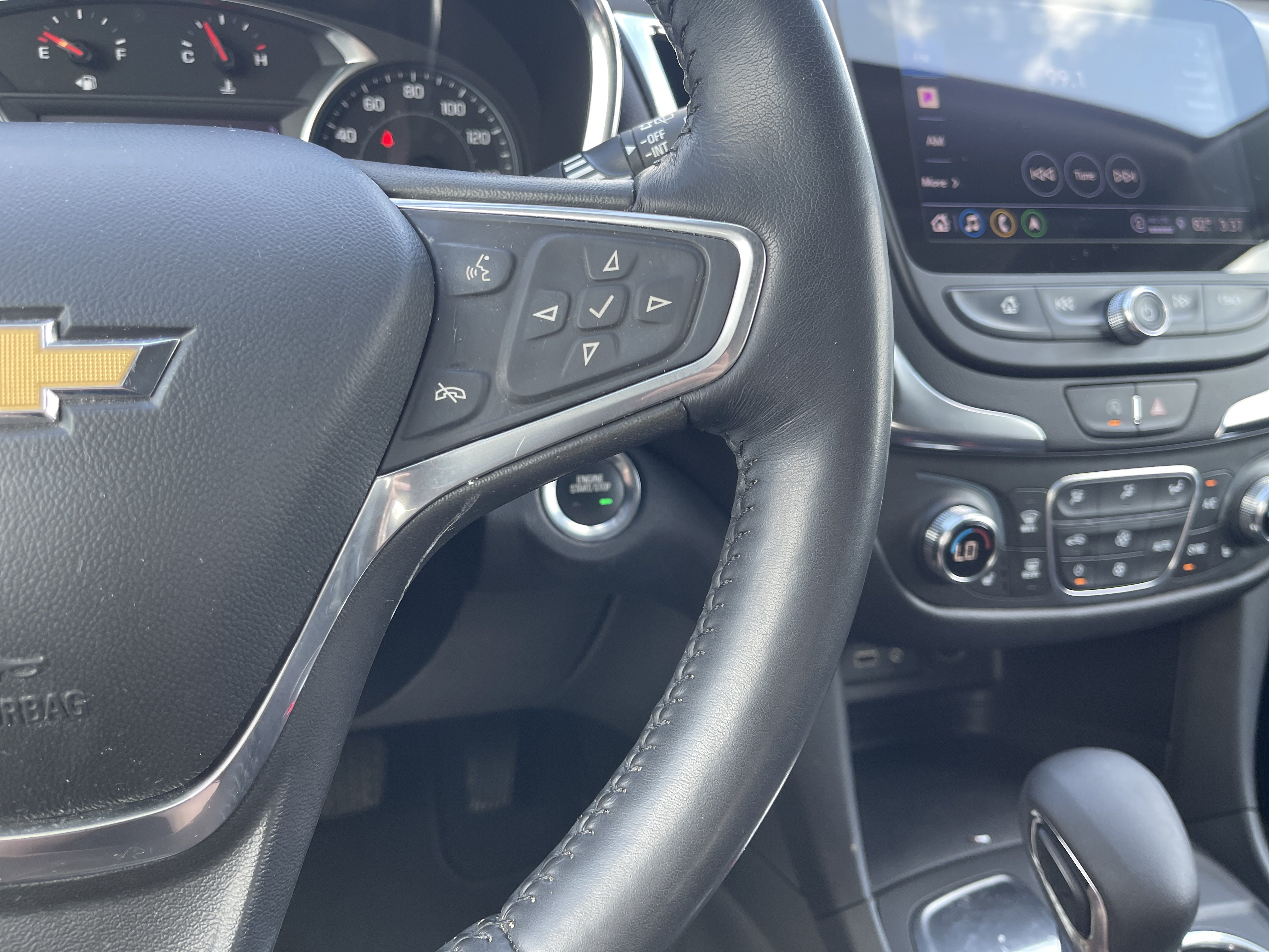 Used 2022 Chevrolet Equinox LT FWD image 19