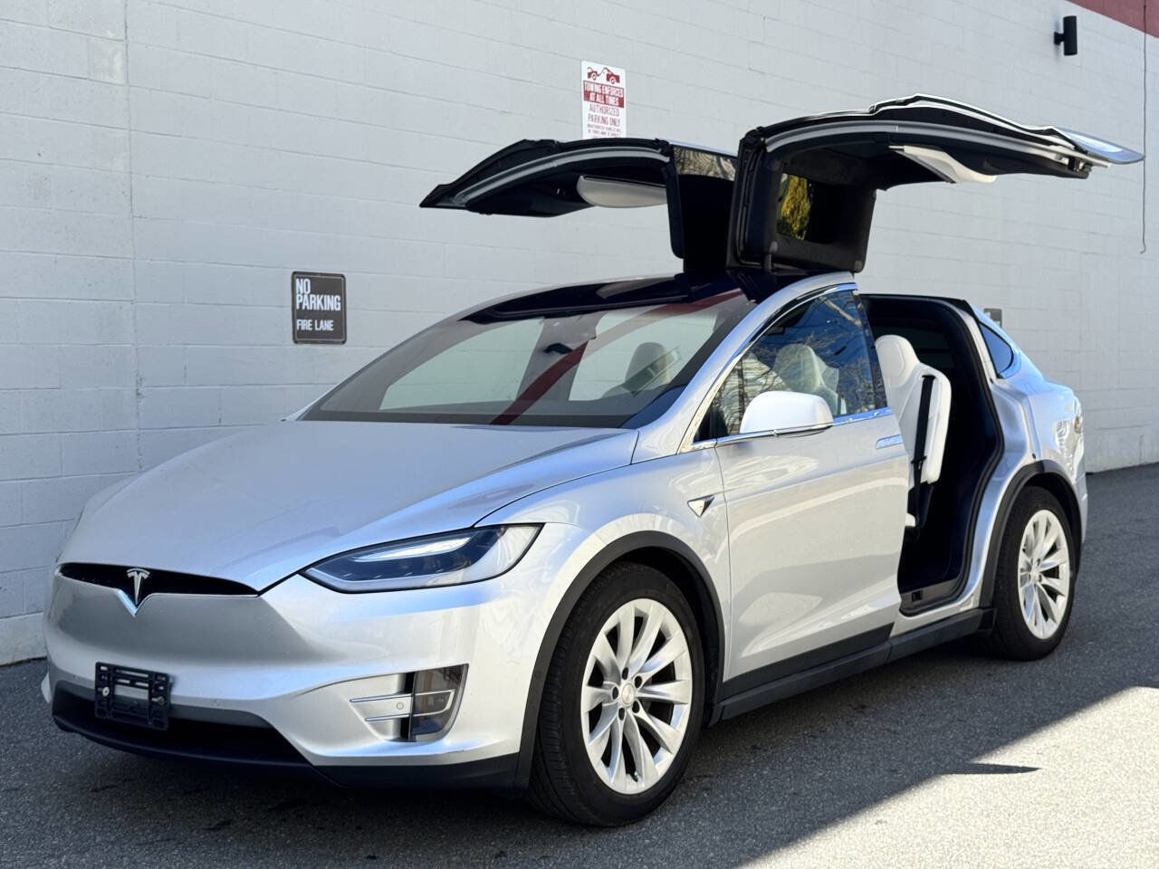 Used 2017 Tesla Model X 100D AWD/4WD image 3