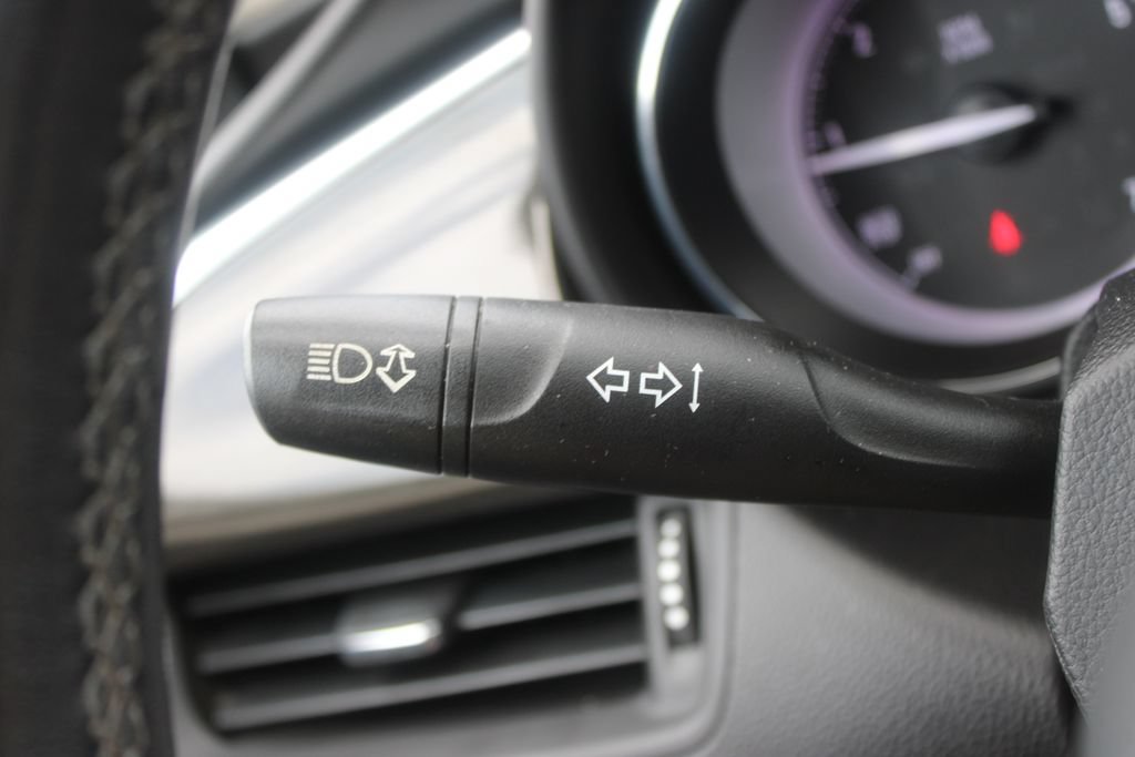 Used 2020 Buick Envision Essence FWD image 40