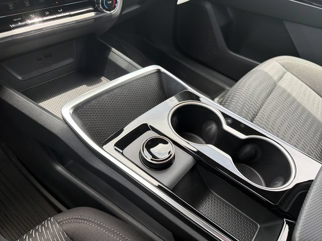 New 2027 Chevrolet Equinox LT w/ Safety and Technology Package FWD image 29