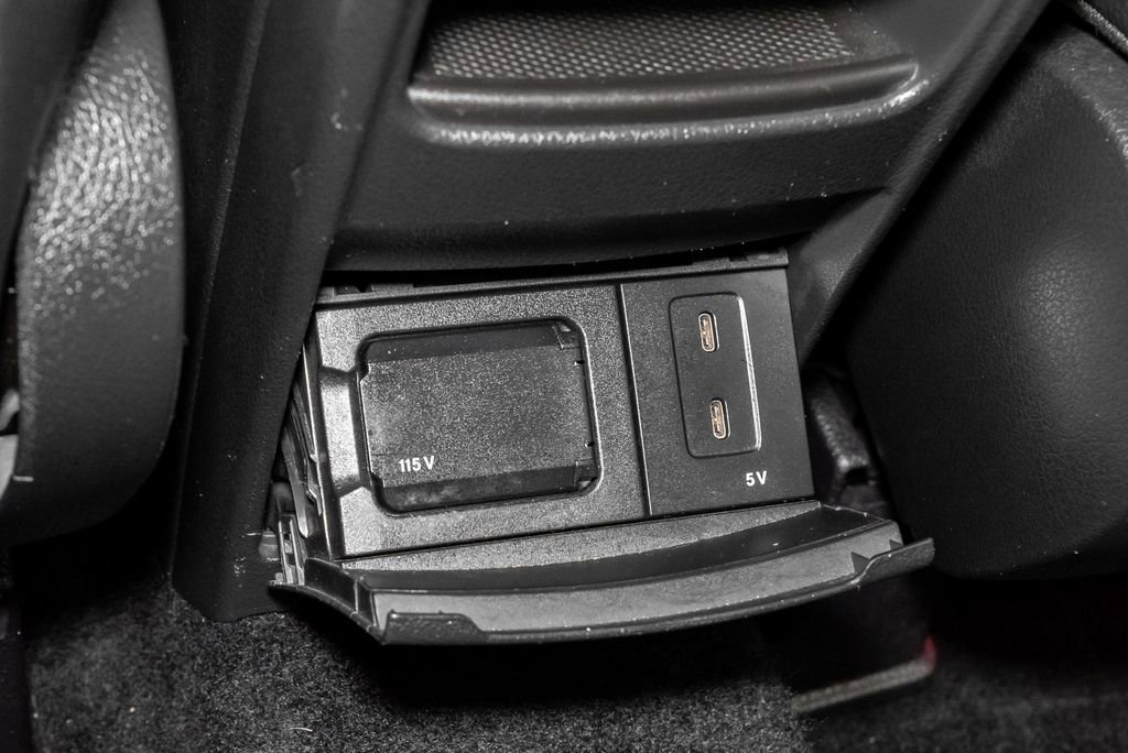 Used 2021 Mercedes-Benz GLB 35 AMG 4MATIC image 29