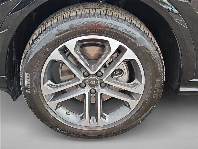 Certified 2025 Audi Q5 Premium w/ Convenience Package image 25
