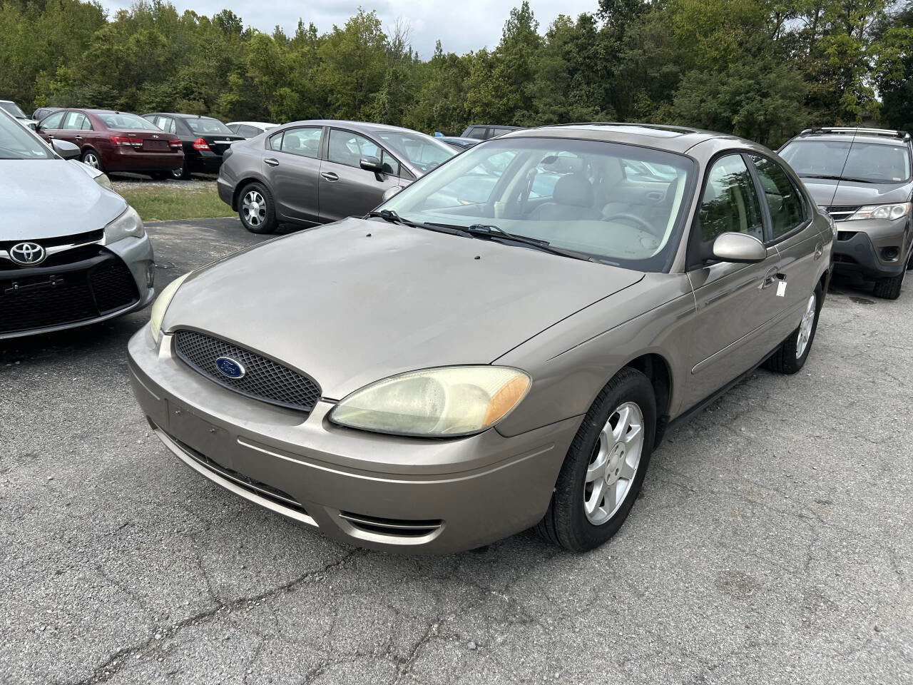 Used 2006 Ford Taurus SEL image 2
