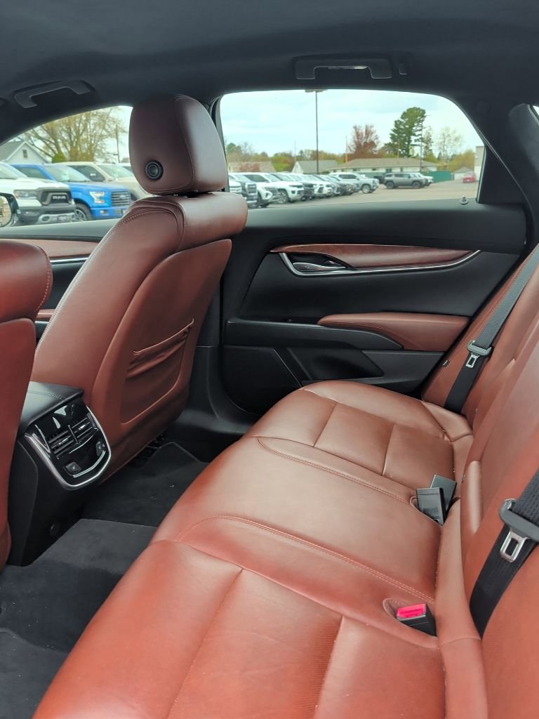 Used 2015 Cadillac XTS Luxury FWD image 8