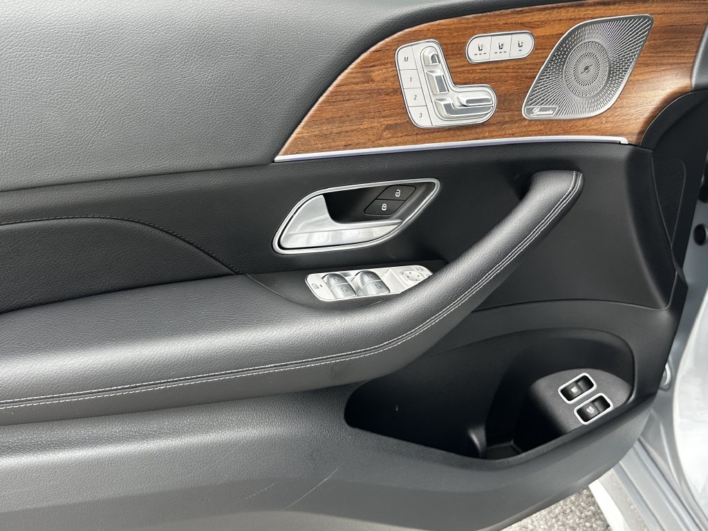 Certified 2025 Mercedes-Benz GLE 450e 4MATIC image 11