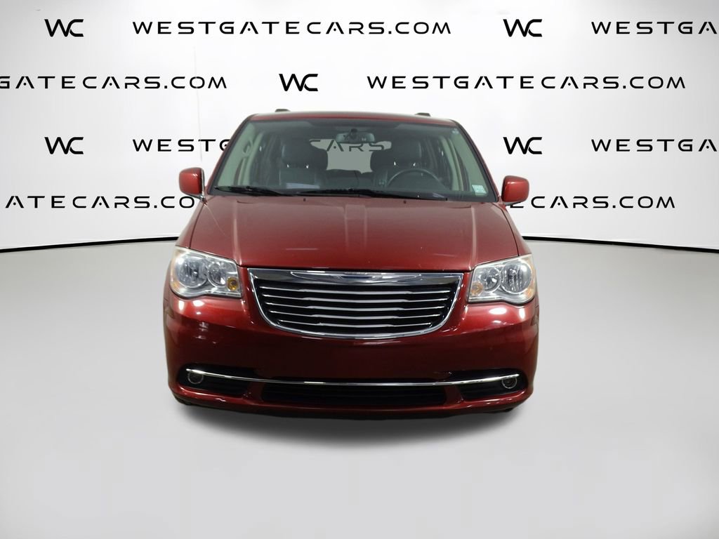 Used 2014 Chrysler Town & Country Touring image 4