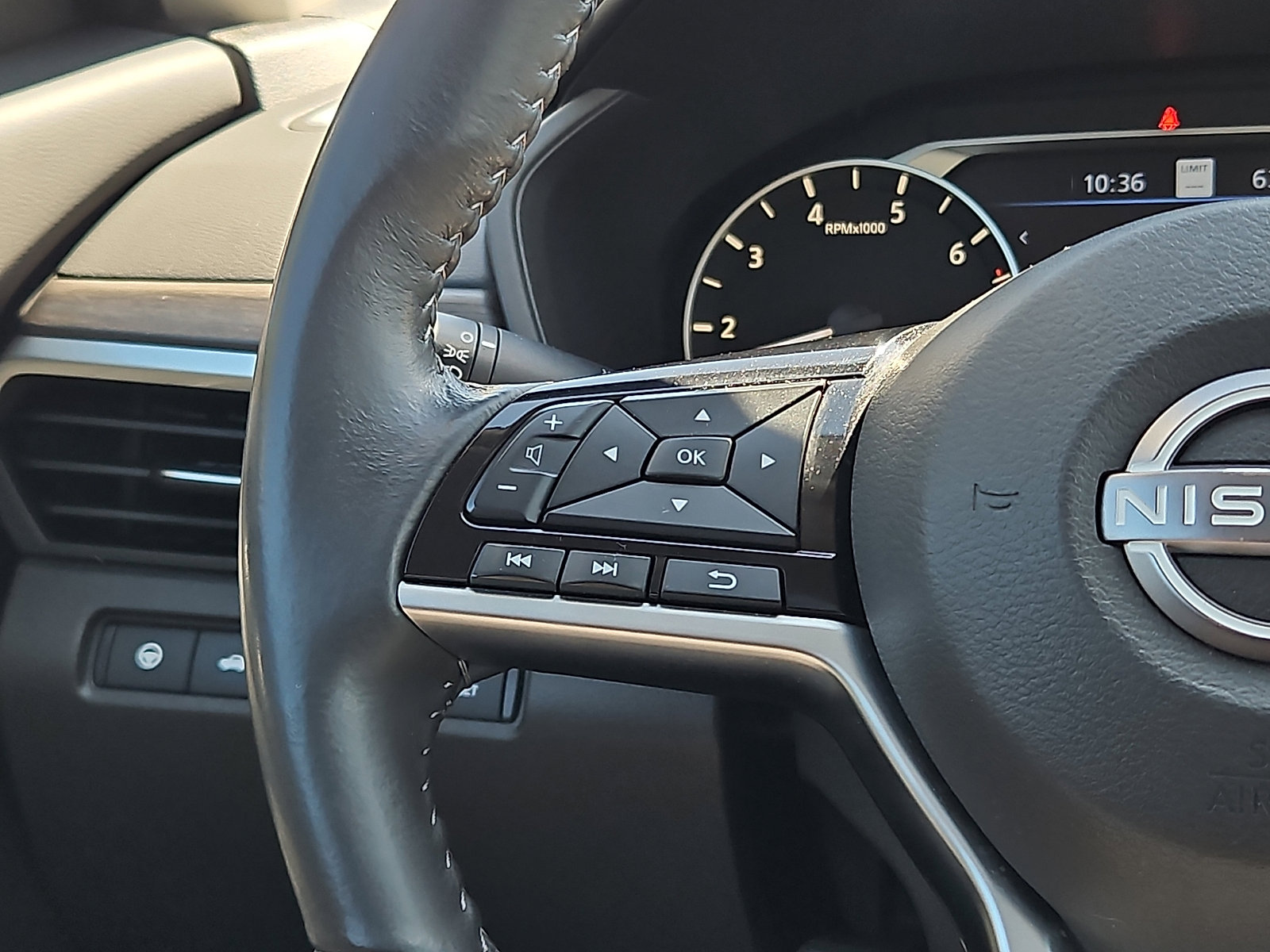 Certified 2023 Nissan Altima 2.5 SV w/ SV Premium Package AWD/4WD image 21