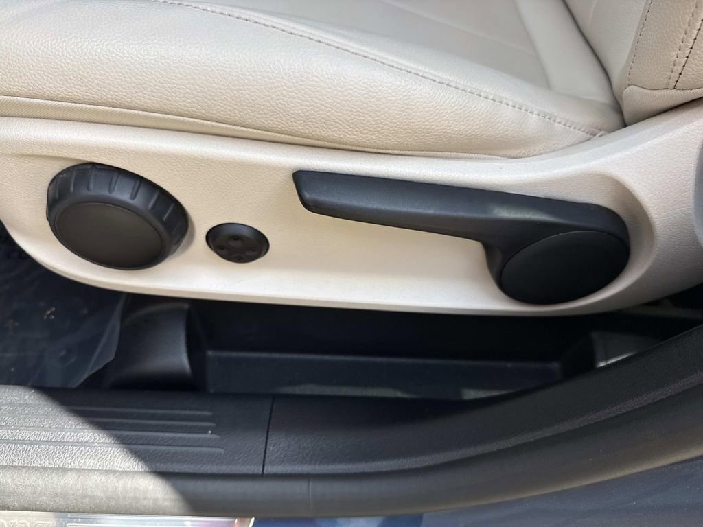 Used 2022 Mercedes-Benz GLB 250 image 27