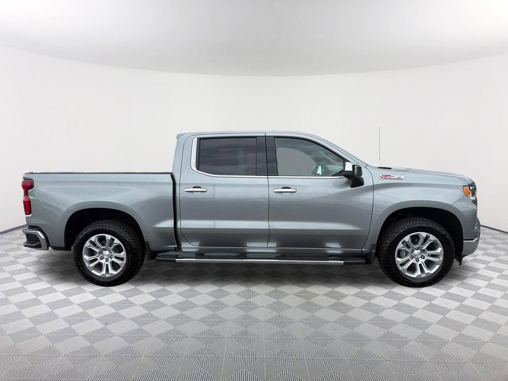 Used 2025 Chevrolet Silverado 1500 LTZ AWD/4WD image 4