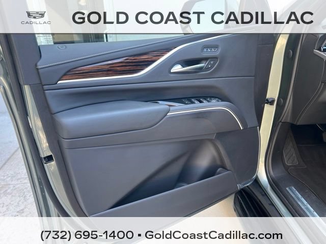 Used 2023 Cadillac Escalade Premium Luxury AWD/4WD image 20
