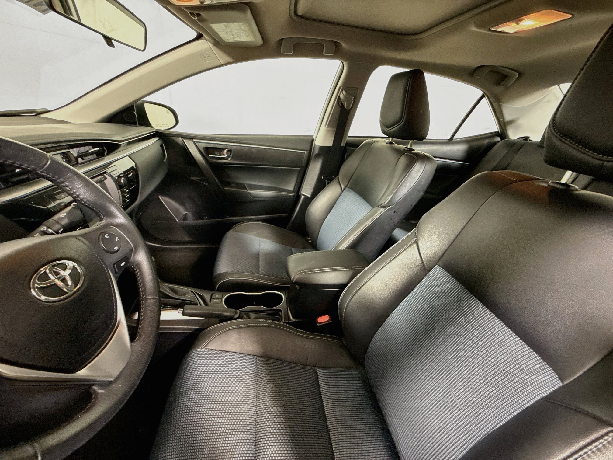 Used 2015 Toyota Corolla S FWD image 18