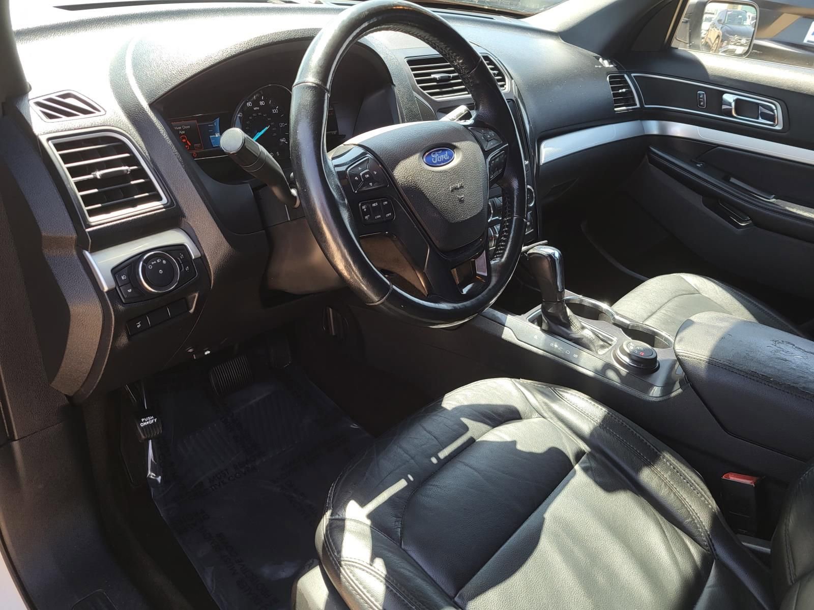 Used 2017 Ford Explorer XLT w/ Equipment Group 202A image 21