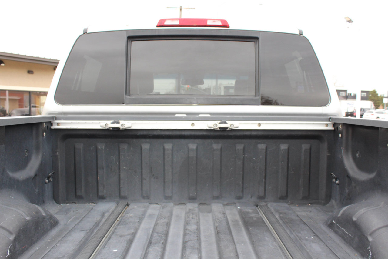 Used 2006 Nissan Titan LE w/ (R02) LE Off-Road Pkg image 40