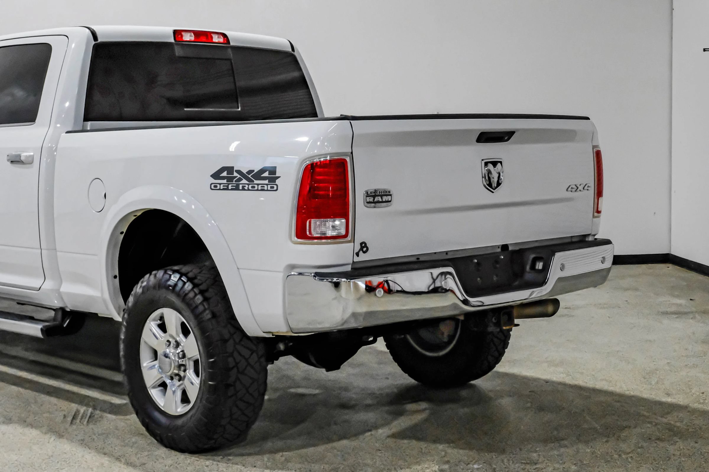 Used 2017 RAM 2500 Longhorn w/ Convenience Group AWD/4WD image 15