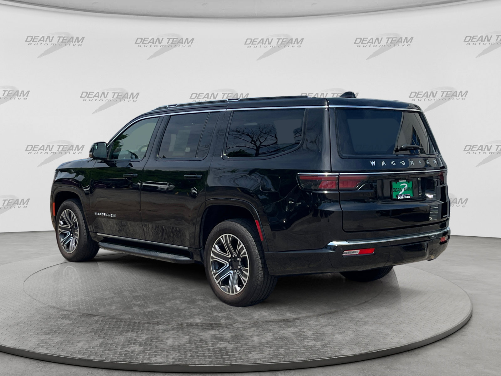 Used 2024 Jeep Wagoneer Series II AWD/4WD image 5