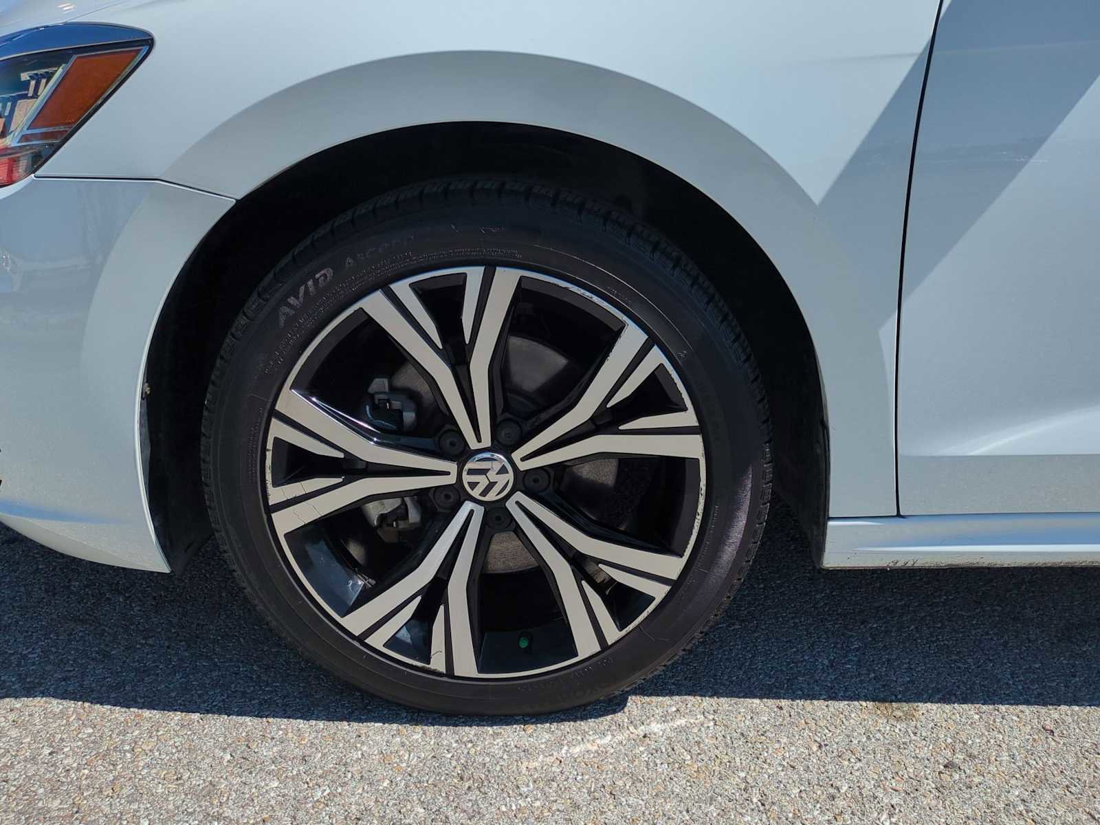 Used 2022 Volkswagen Passat 2.0T SE image 33