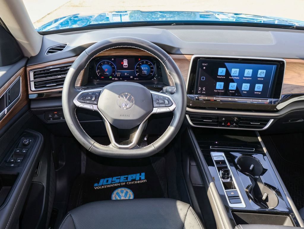 Certified 2025 Volkswagen Atlas SE w/ Black Wheel Package image 20