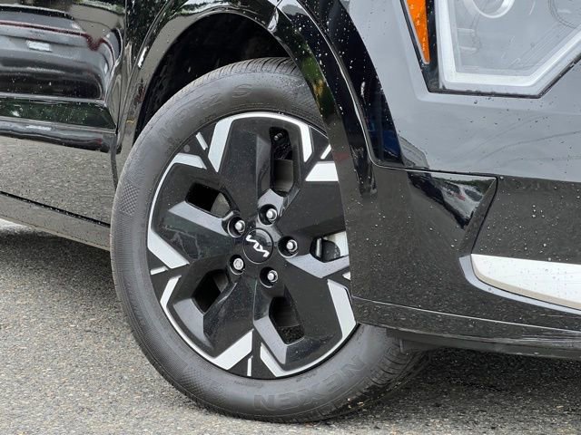 Used 2025 Kia Niro Wind w/ Wind Preserve Package FWD image 2