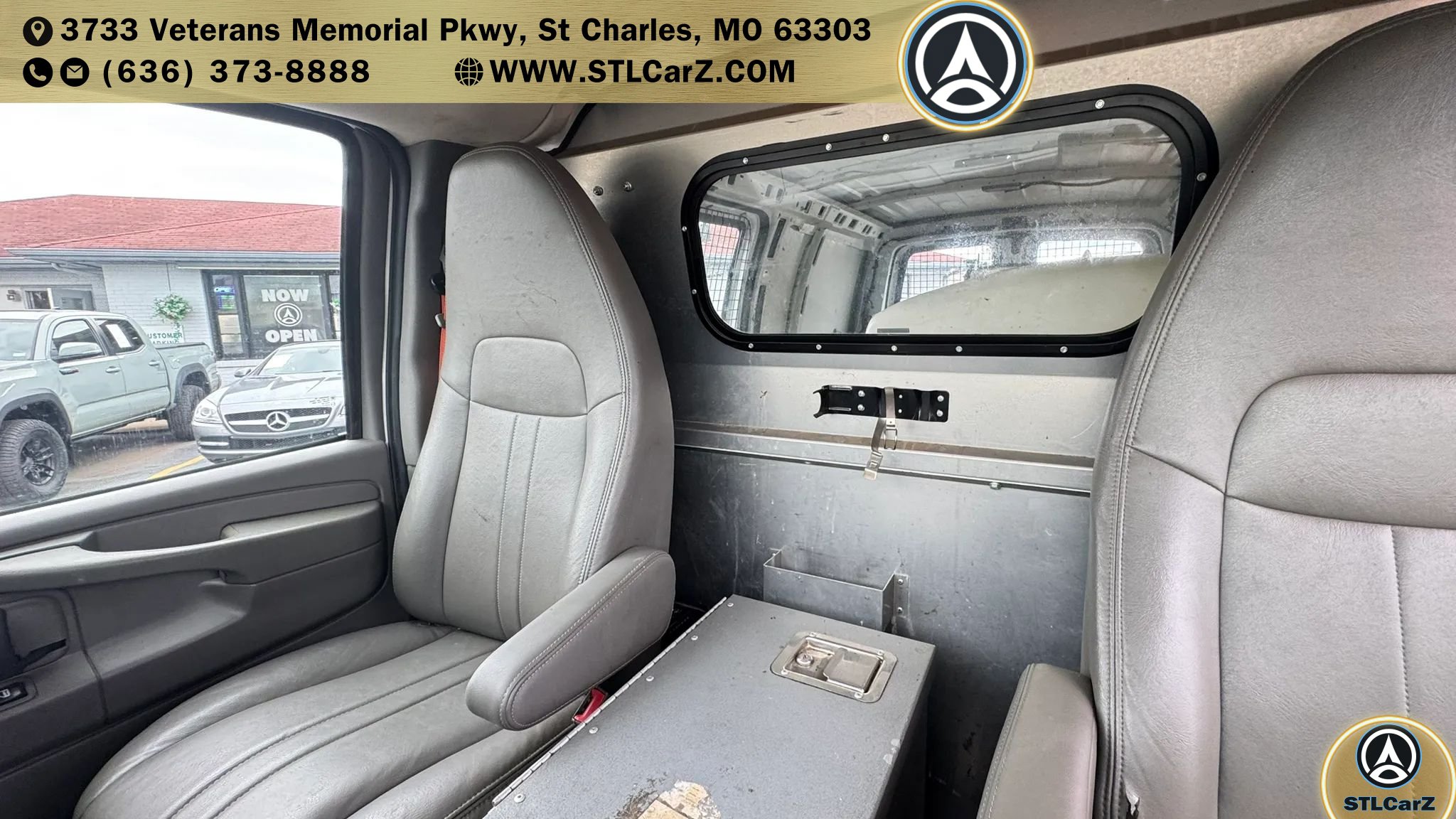 Used 2015 Chevrolet Express 2500 RWD image 12