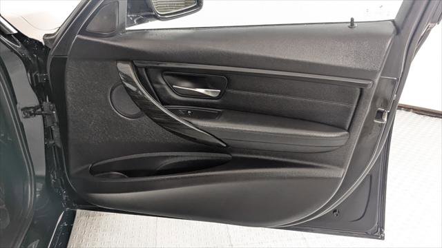 Used 2015 BMW 328i Sedan w/ Premium Package image 22