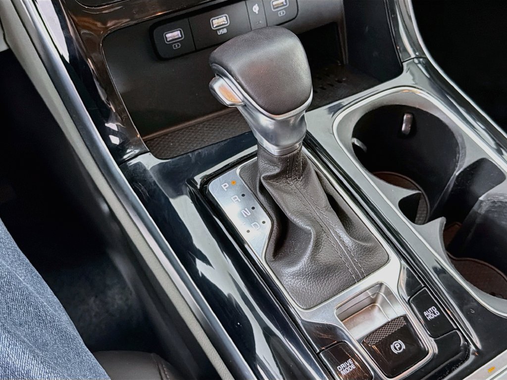 Certified 2024 Kia Carnival EX FWD image 17