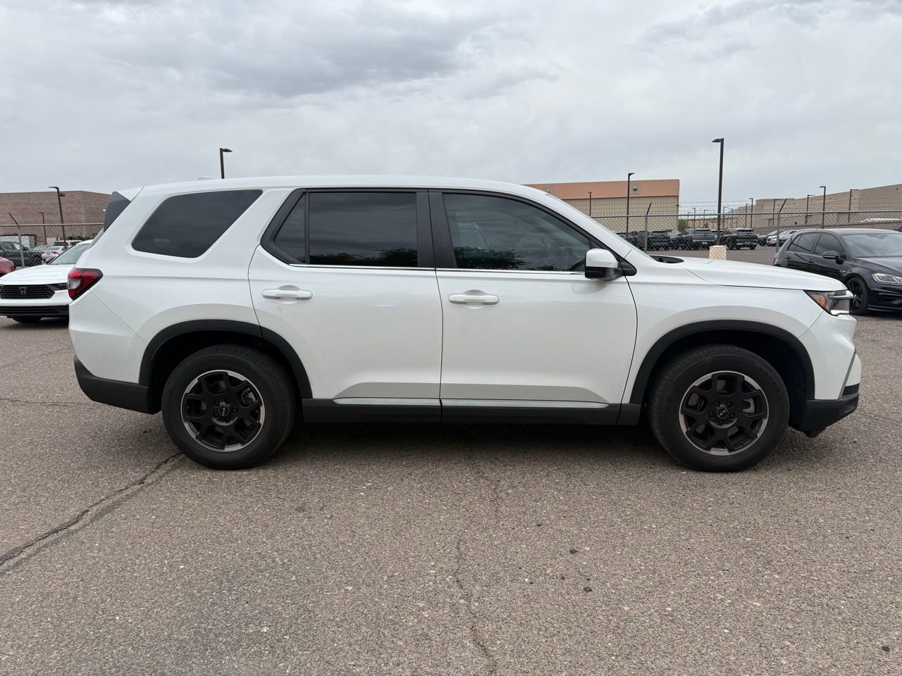 Used 2025 Honda Pilot EX-L image 4