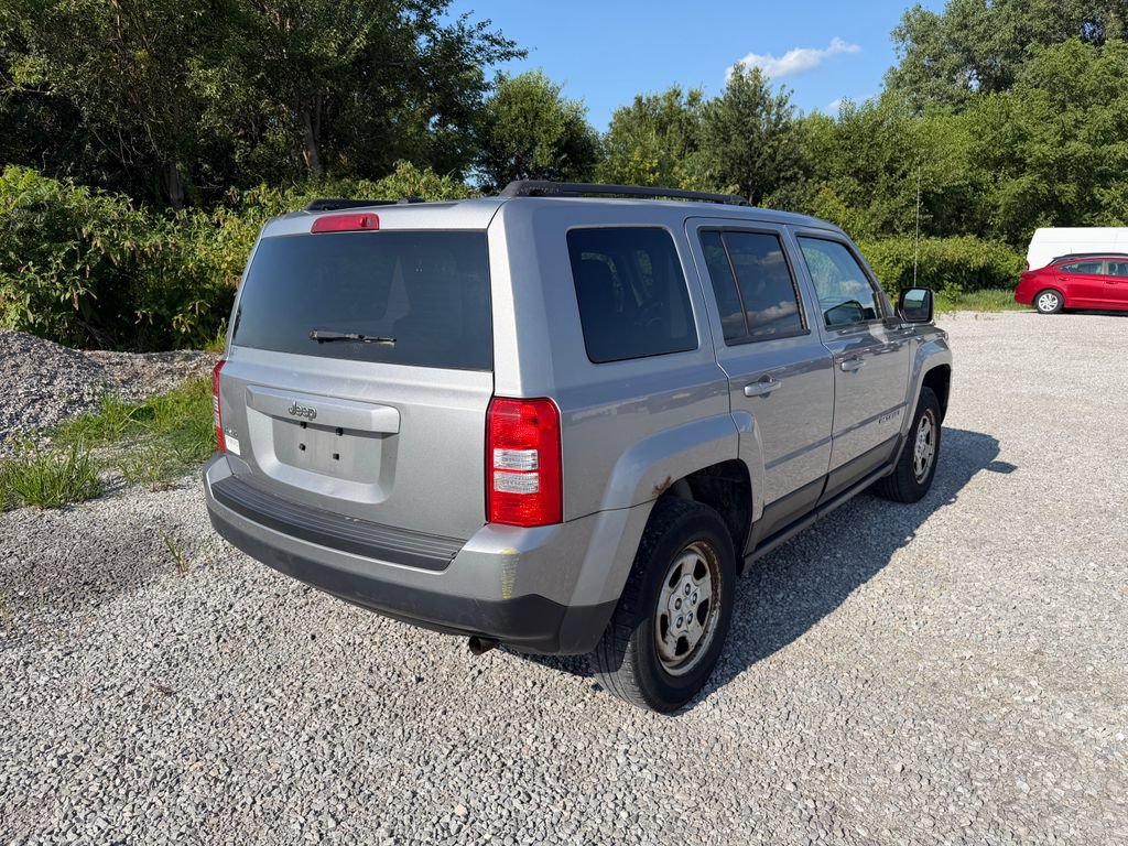 Used 2016 Jeep Patriot Sport w/ Power Value Group AWD/4WD image 13