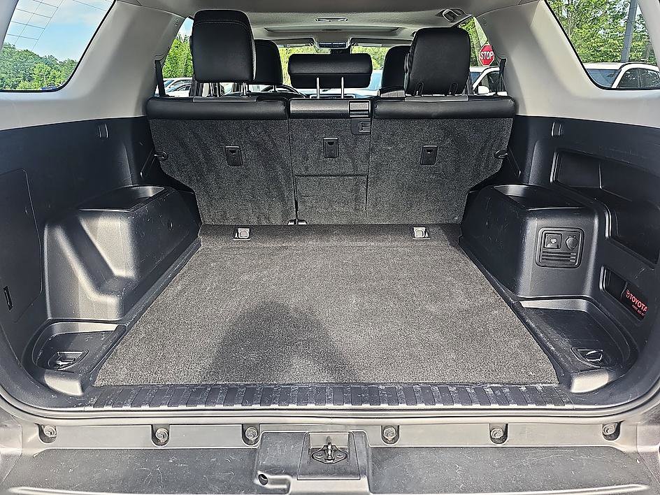 Used 2021 Toyota 4Runner SR5 Premium w/ Moonroof Package AWD/4WD image 31