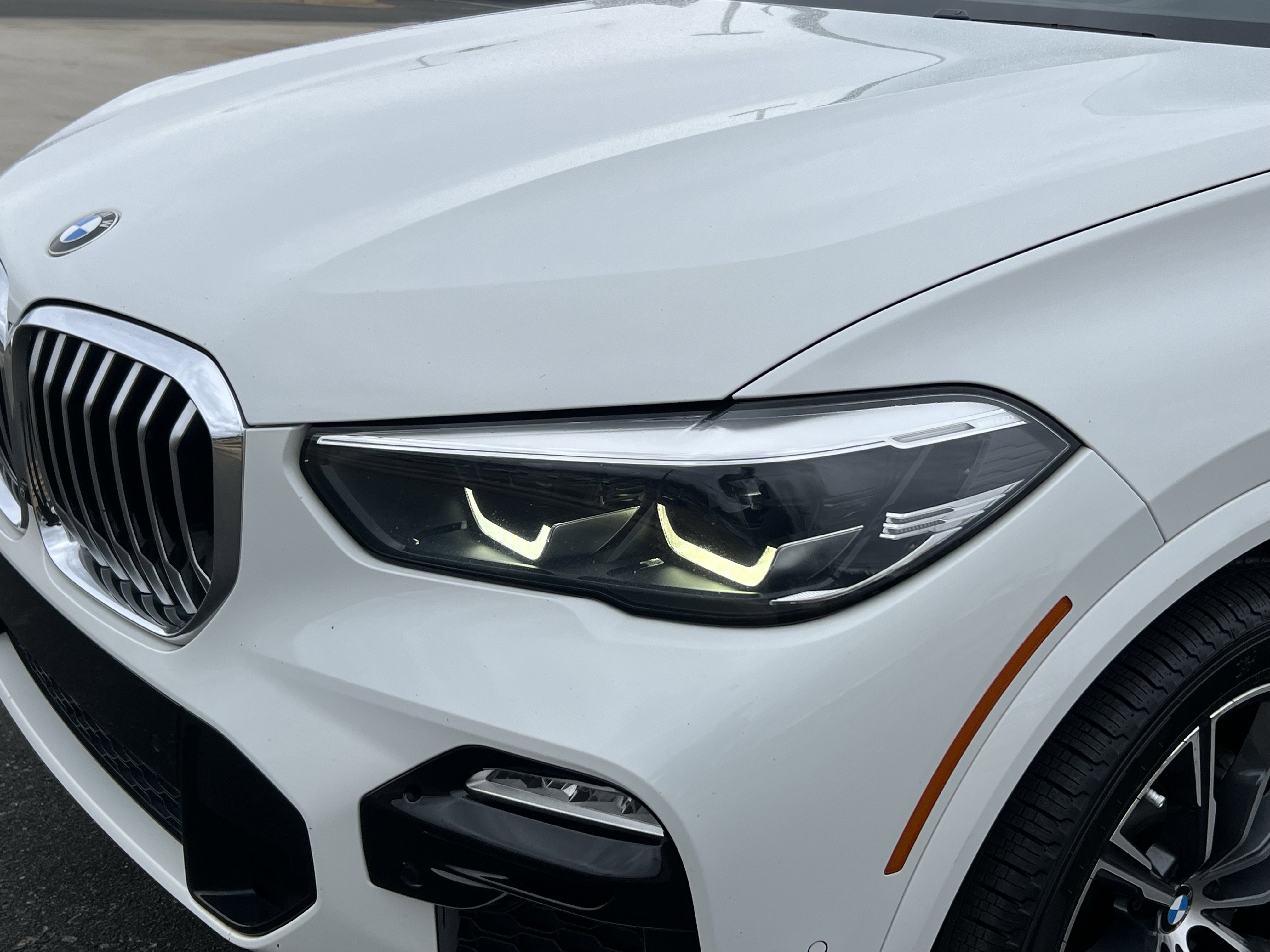 Used 2019 BMW X5 xDrive40i w/ M Sport Package image 12