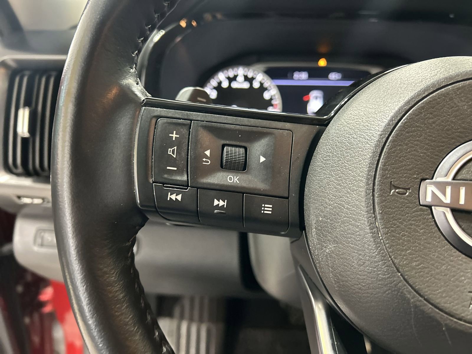 Certified 2023 Nissan Pathfinder SL image 21