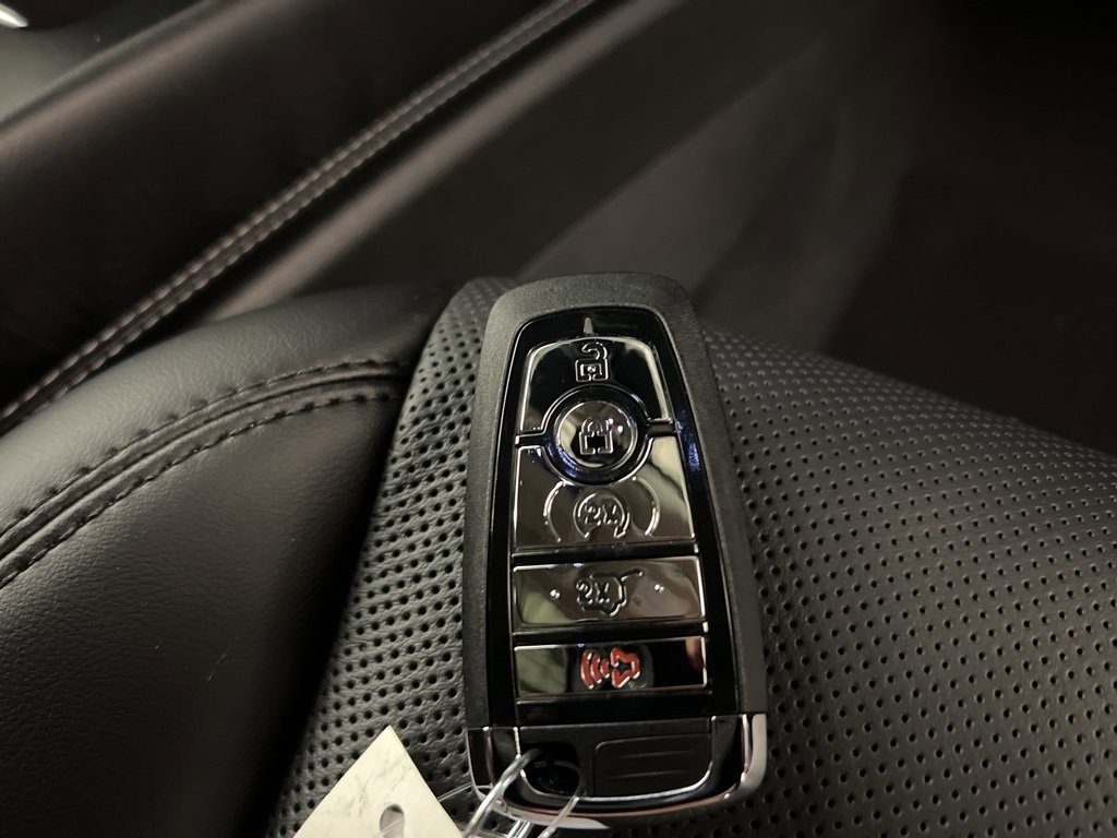 Used 2025 Lincoln Corsair Reserve w/ Jet Appearance Package image 38