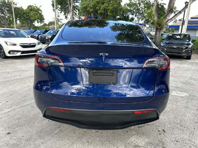 Used 2024 Tesla Model Y Long Range AWD/4WD image 24