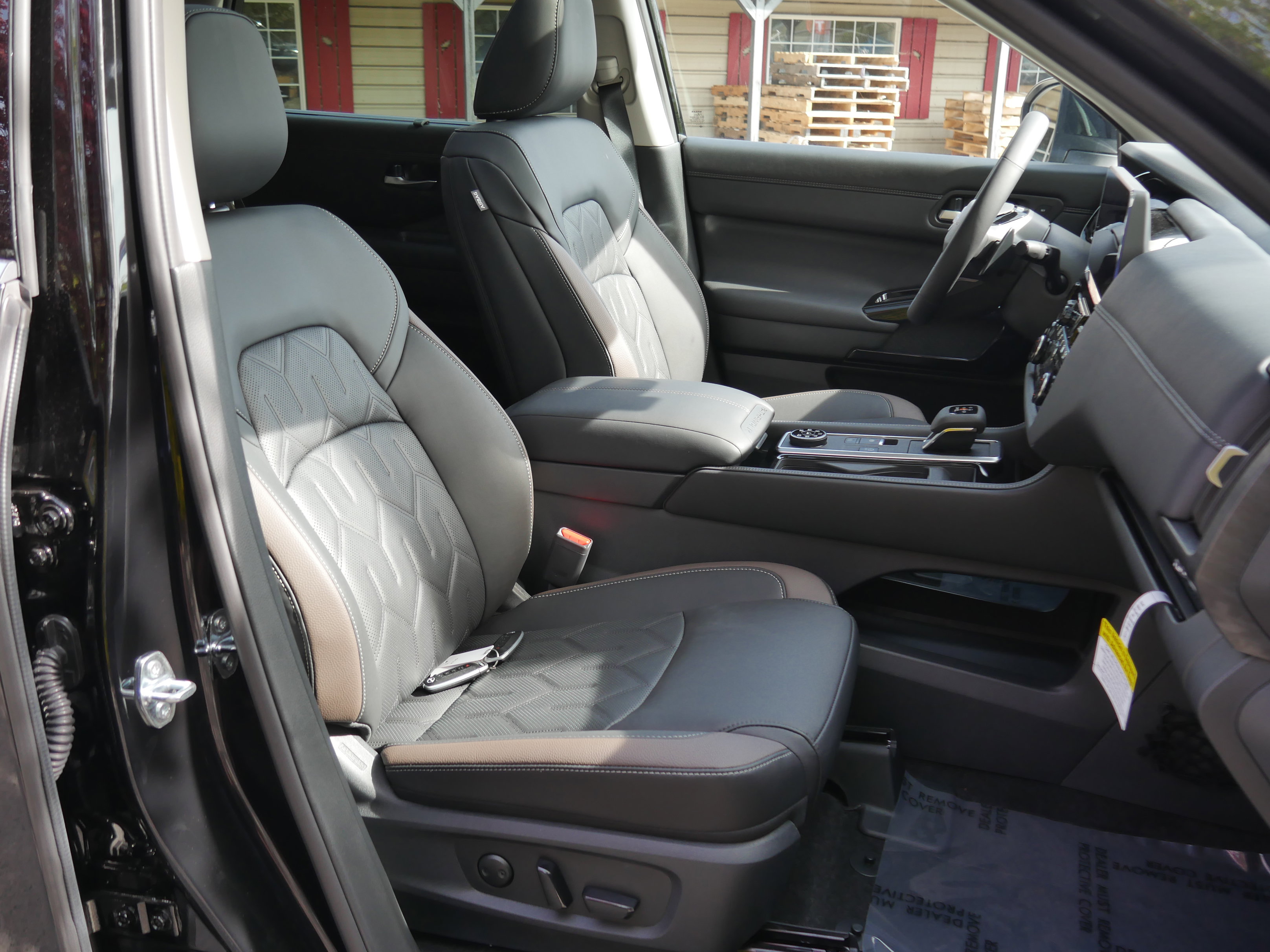 New 2026 Nissan Pathfinder Platinum AWD/4WD image 29