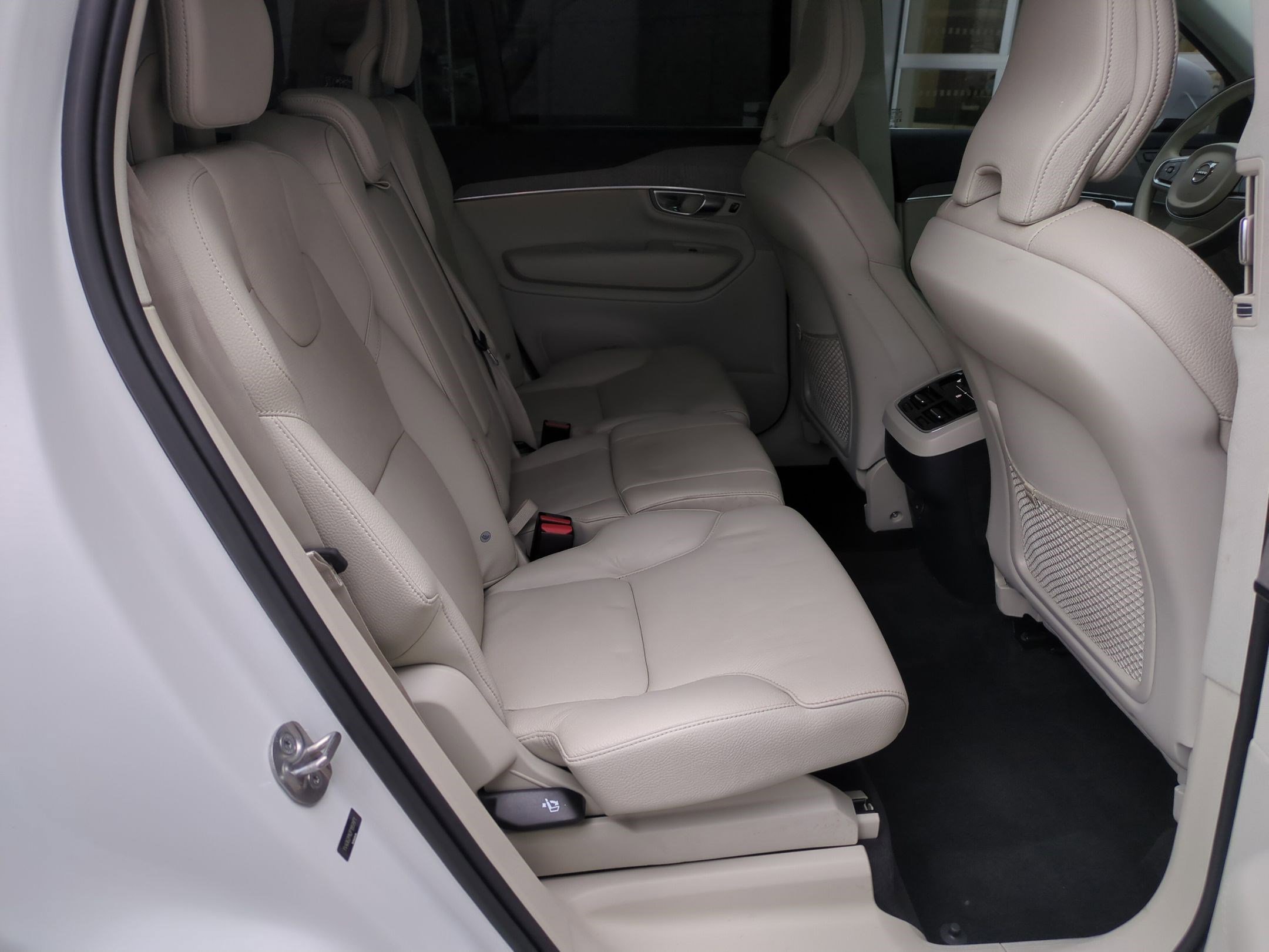 Used 2023 Volvo XC90 B6 Plus w/ Protection Package Premier AWD/4WD image 31