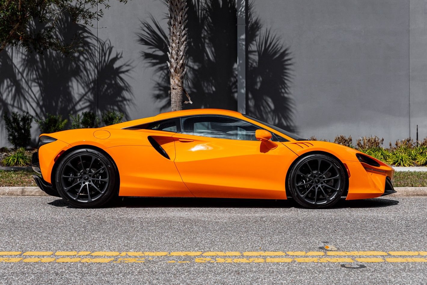 New 2026 McLaren Artura RWD image 4