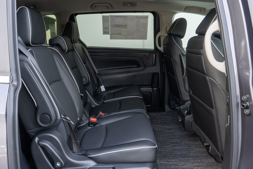 New 2026 Honda Odyssey Touring image 14