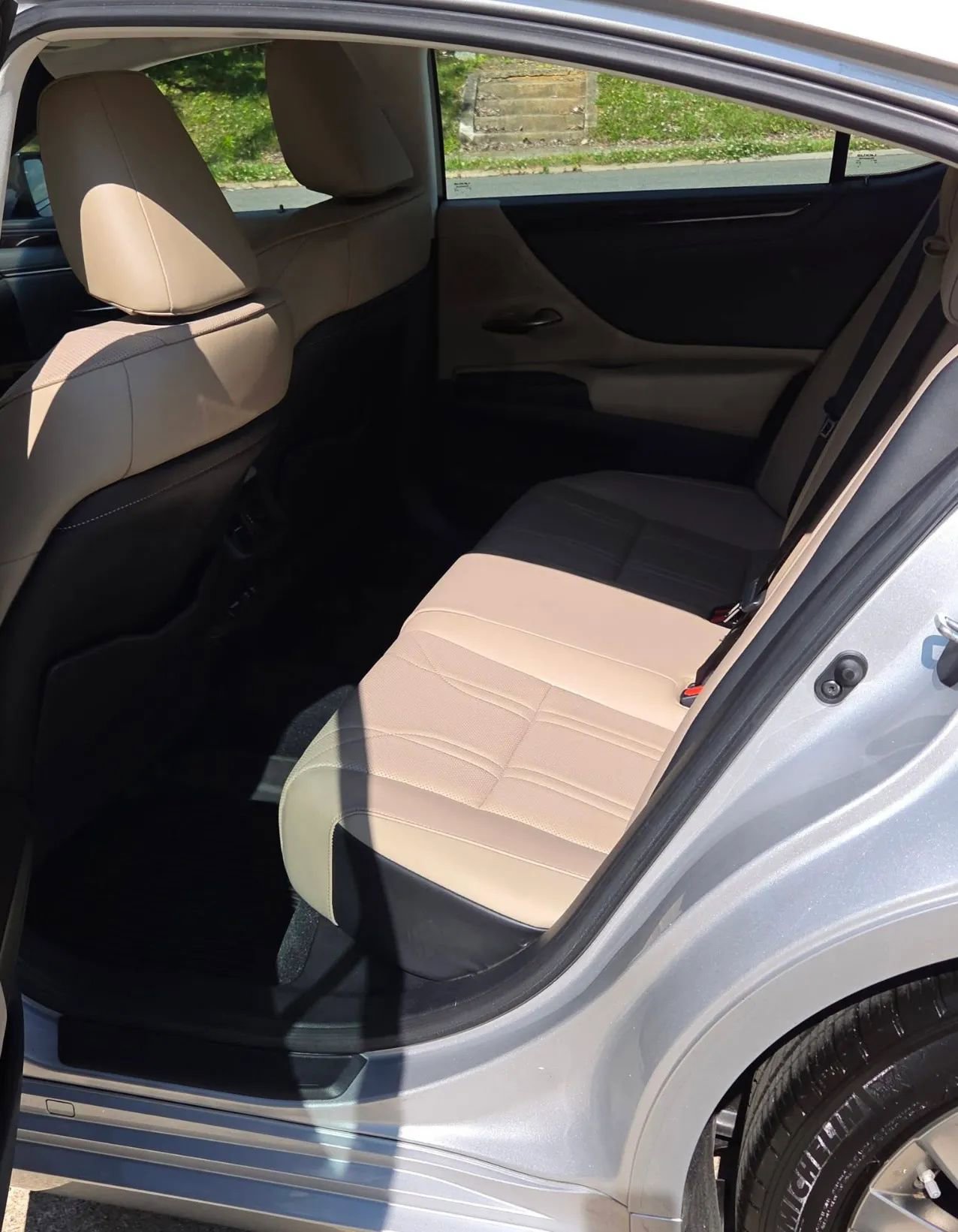 Used 2020 Lexus ES 350 w/ Accessory Package FWD image 10