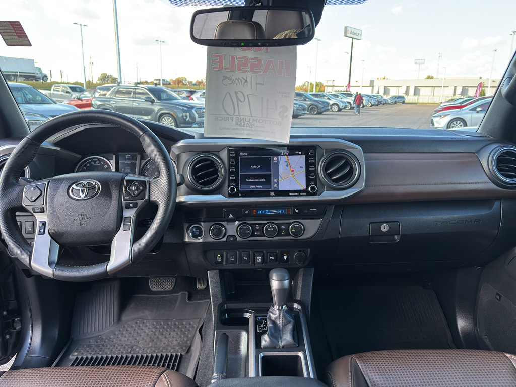 Used 2022 Toyota Tacoma Limited image 11