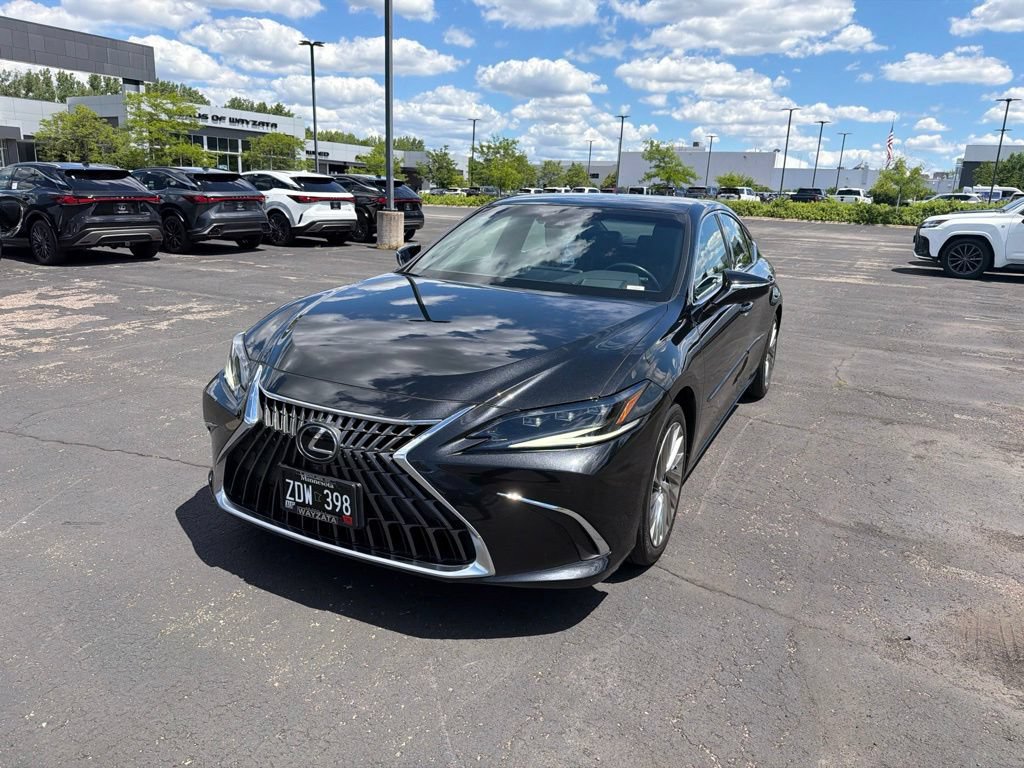 Used 2022 Lexus ES 350 Ultra Luxury w/ Accessory Package 2 FWD image 9