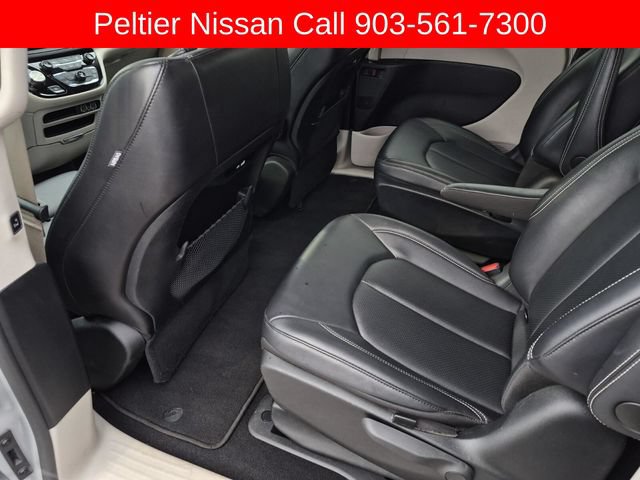 Used 2024 Chrysler Pacifica Limited FWD image 24