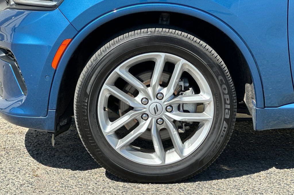 Used 2025 Dodge Durango GT image 25