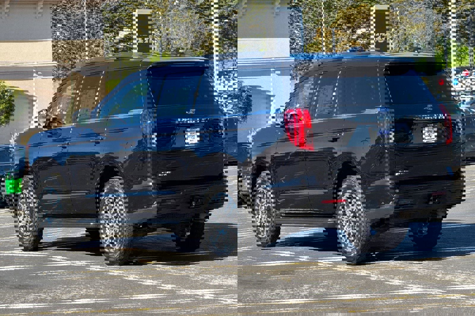 Certified 2025 Ford Expedition Active image 6