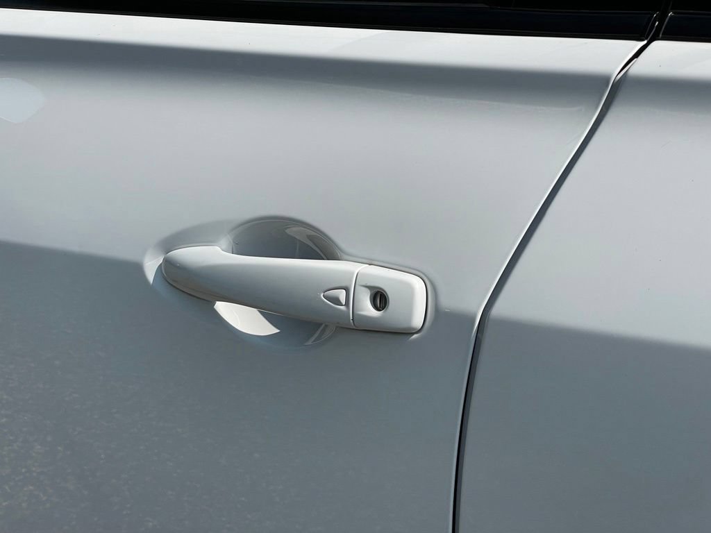 Certified 2021 Nissan Kicks SR w/ SR Premium Package FWD image 29