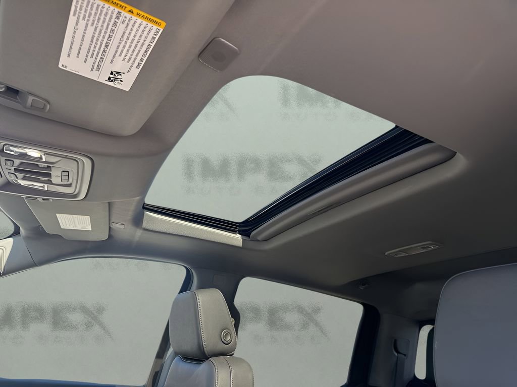 Used 2025 Chevrolet Silverado 1500 LT Trail Boss w/ Convenience Package II image 11