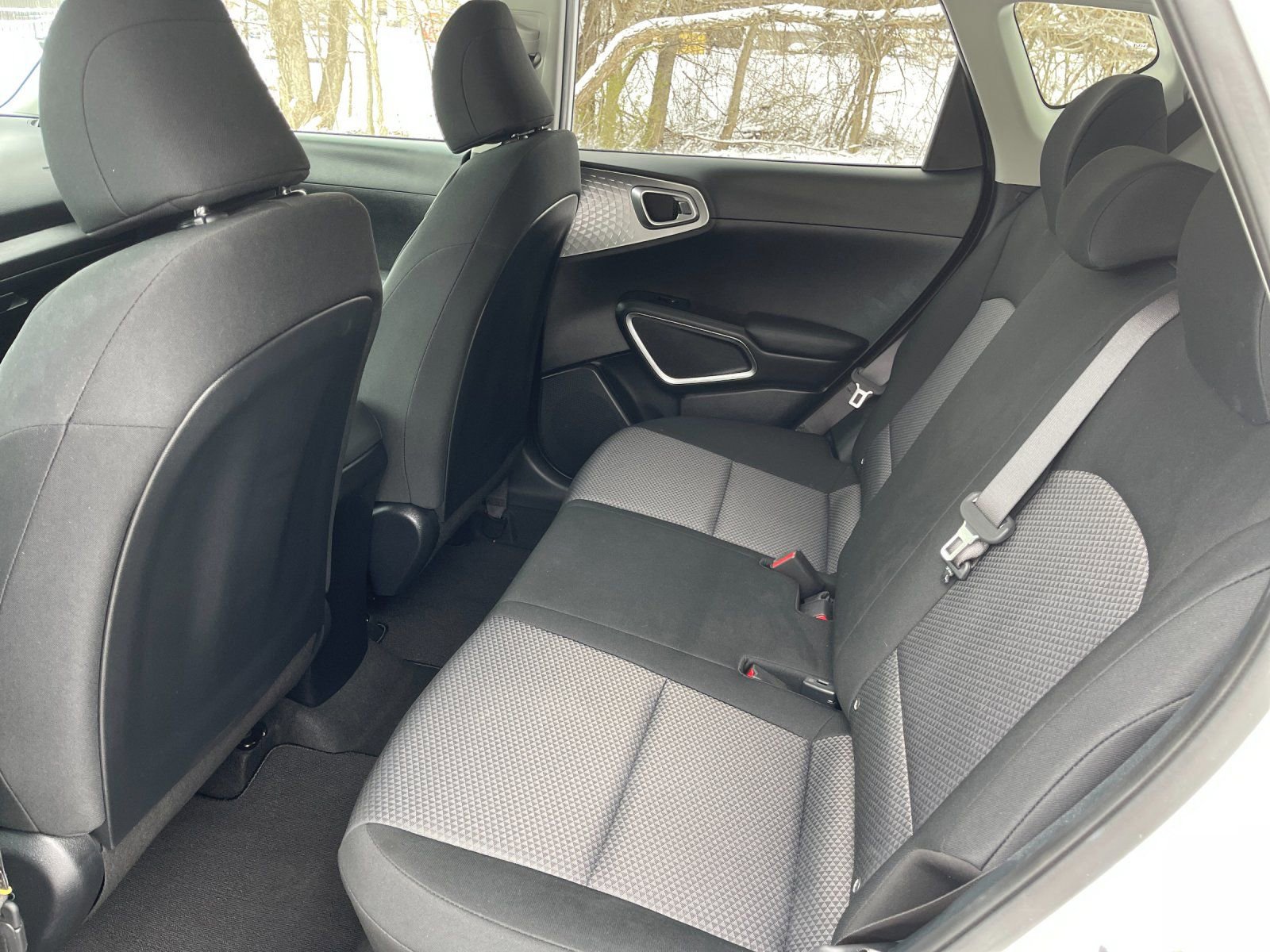 Used 2025 Kia Soul LX image 13