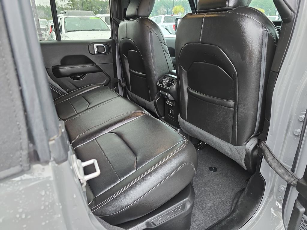 Used 2023 Jeep Wrangler Unlimited Sahara image 14