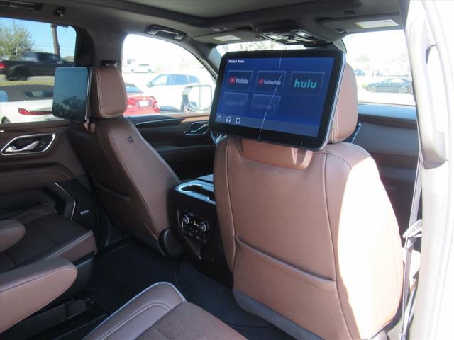 Used 2024 Chevrolet Suburban High Country w/ Advanced Technology Package image 11