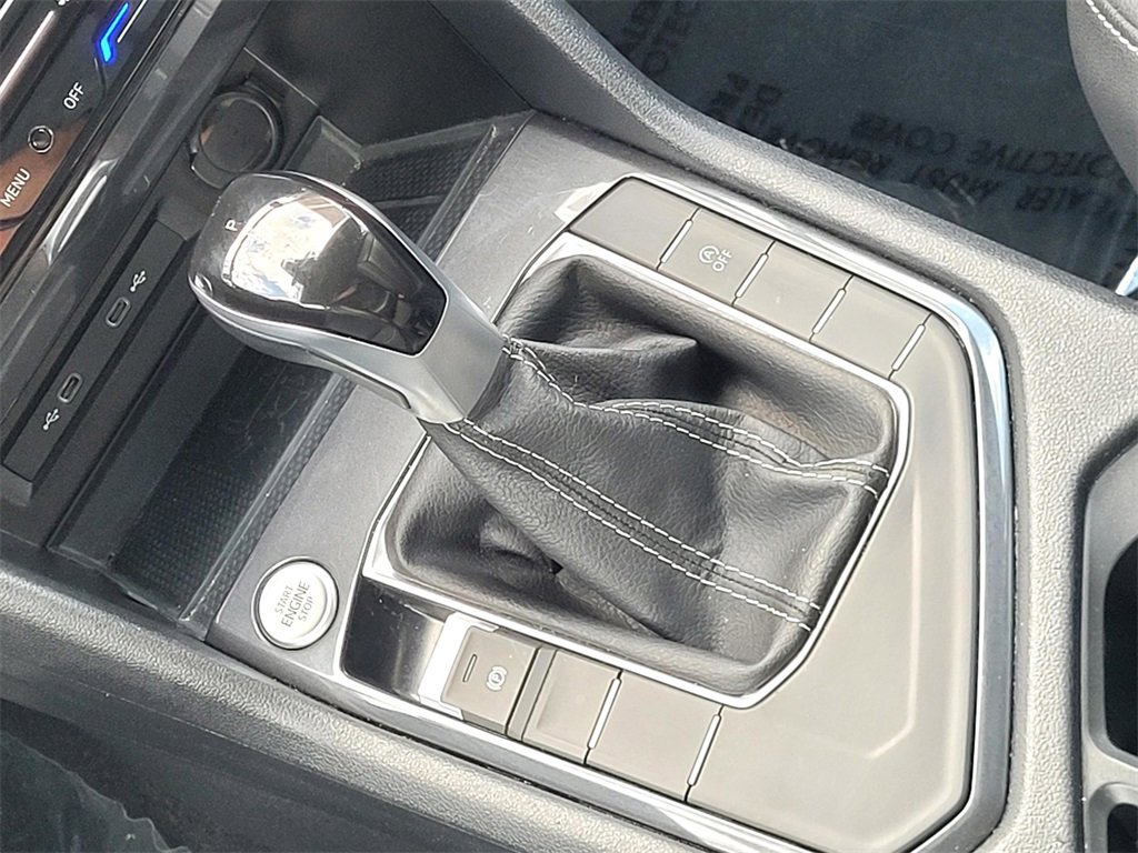 Used 2024 Volkswagen Tiguan SE image 24